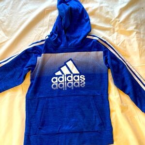 Beautiful Adidas Boys Sweatshirt hoodie size M. 8-9
